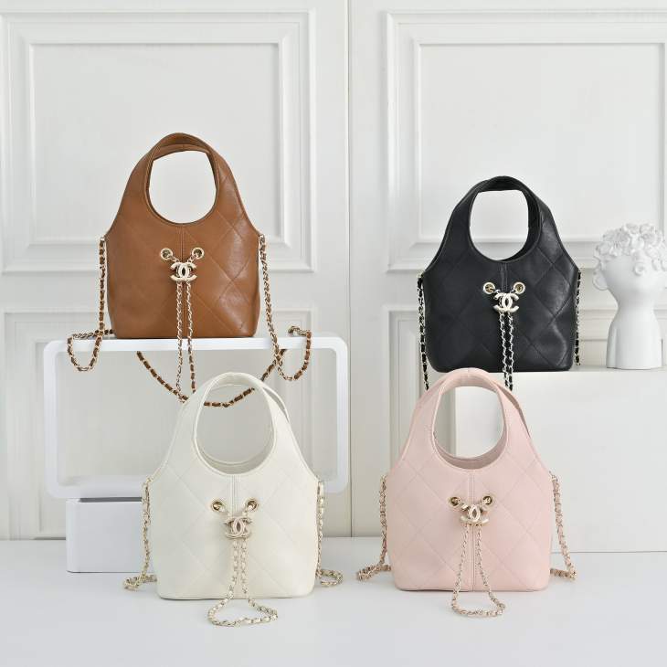 Picture of Chanel Handbags _SKUfw239878468fw